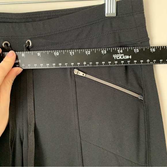 Athleta quest metro
Slouchy capri joggers dark heathered black pants size small - Picture 10 of 12